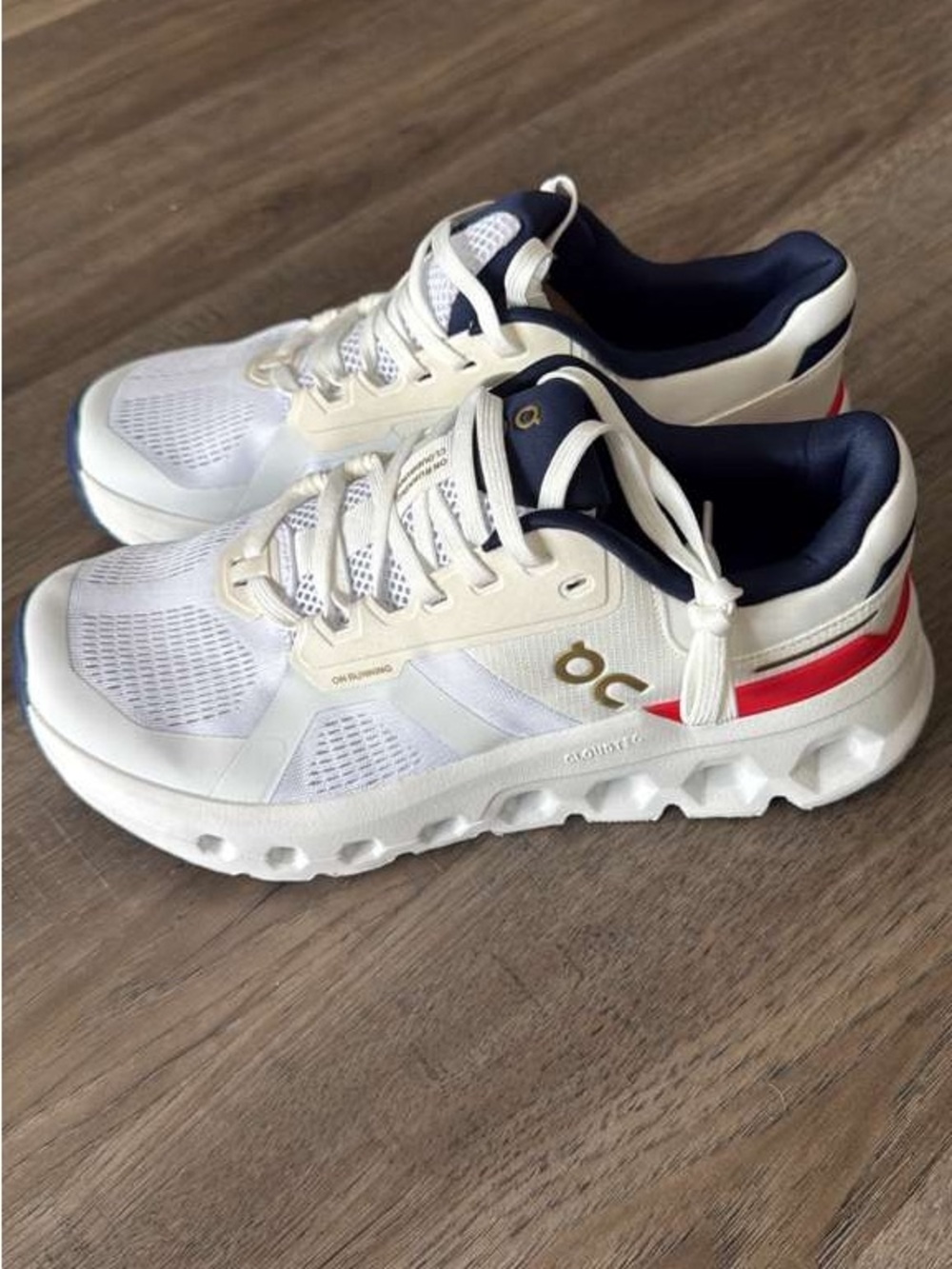On Running White Sneakers ( women 8.5)